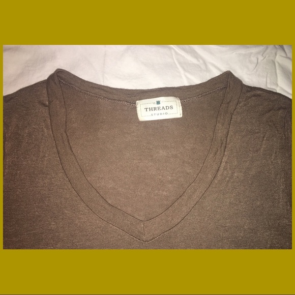 🔷🔹Threads Studio Shirt - Picture 2 of 2